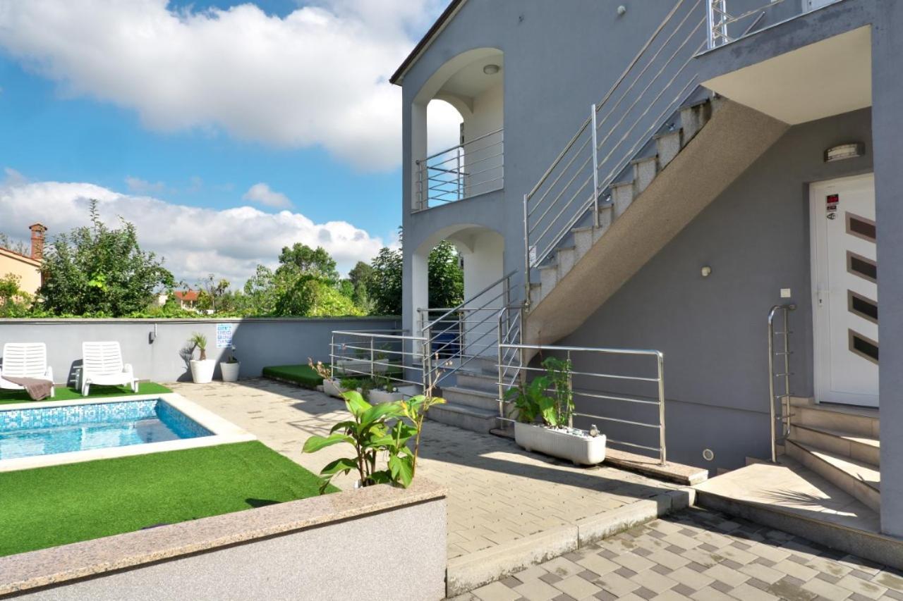 Villa Miskovic Banjole Bagian luar foto